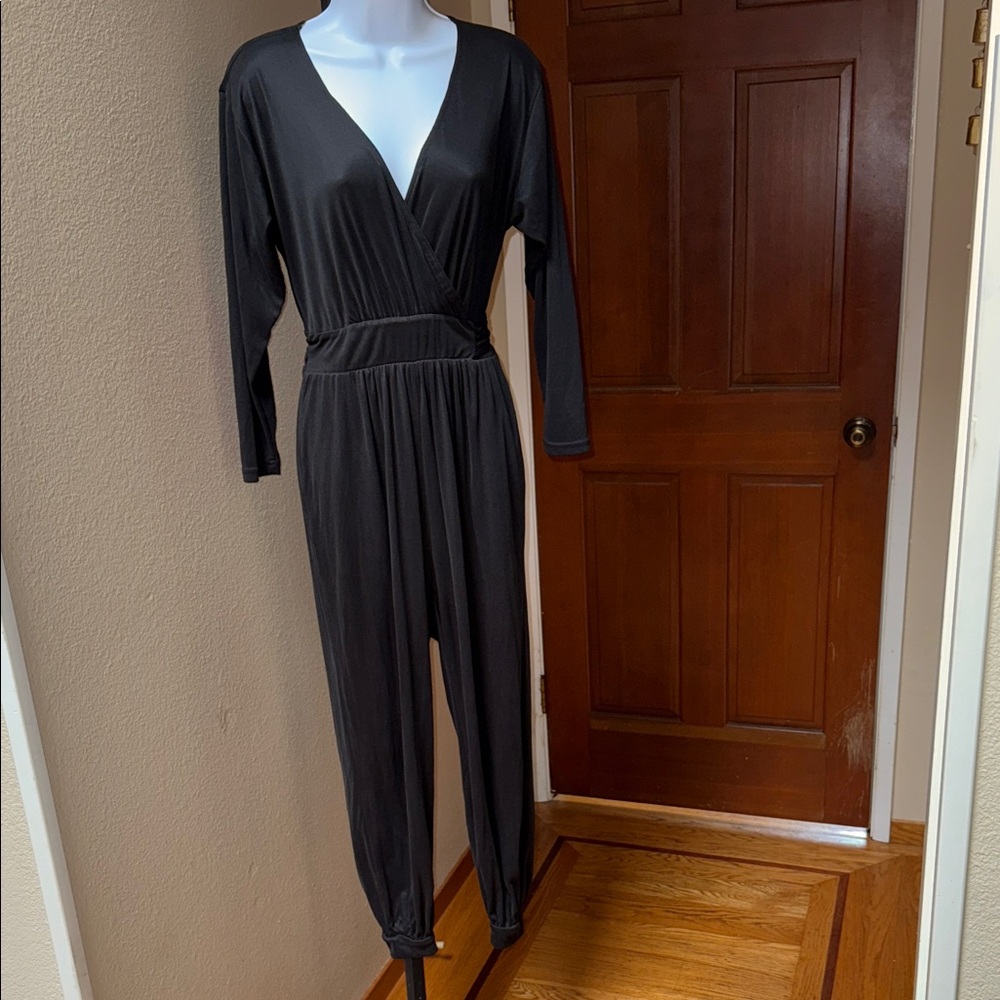Carla Mink Chic Black V-Neck Long Sleeve Jumpsuit Jogger Women’s Size XS
